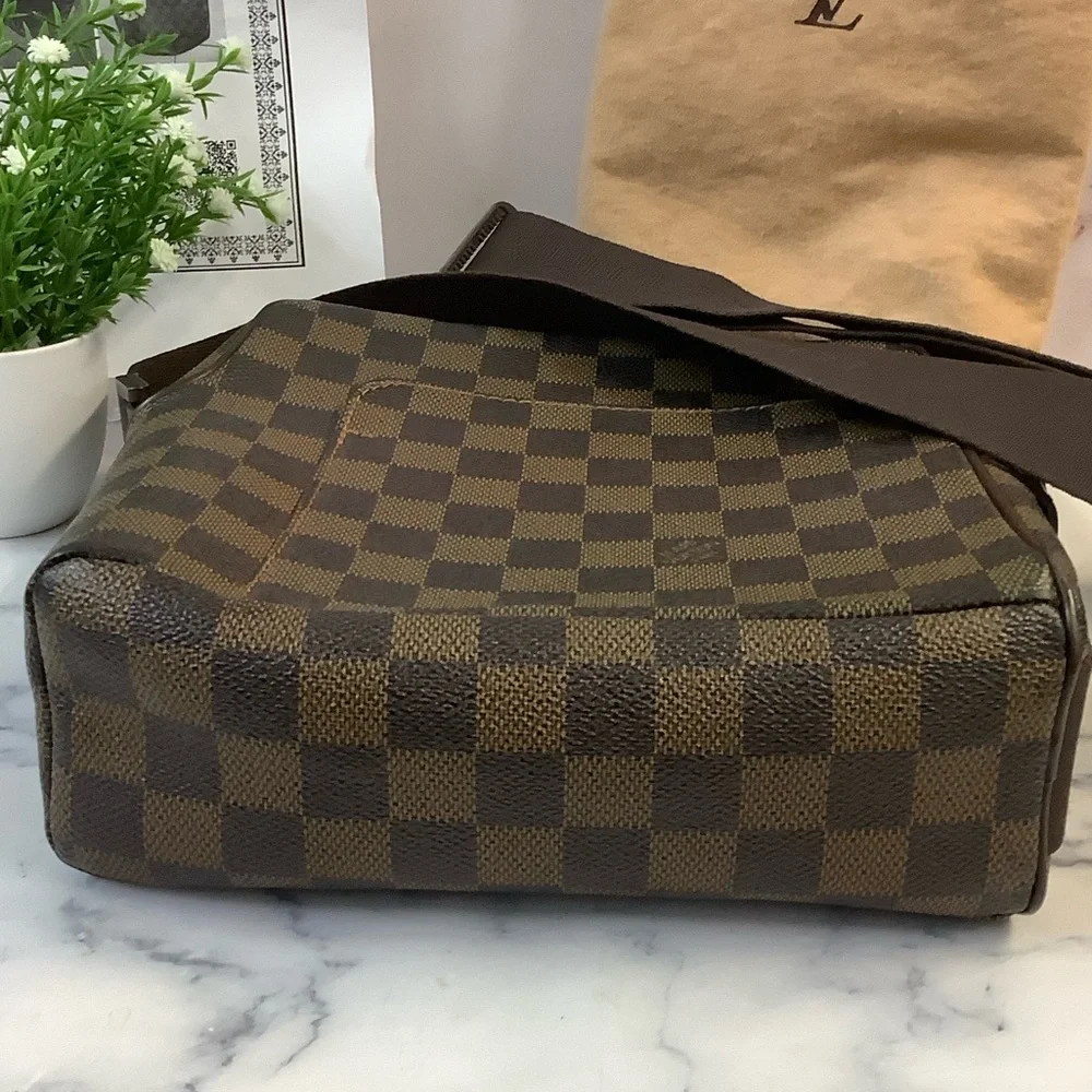GUC Louis Vuitton Damier Ebene Olav Crossbody Bag